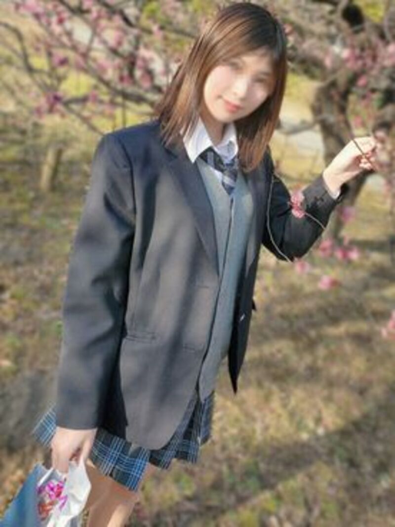 FC精品无码PPV_年生地元のテニス部の巨乳美少女バレンタインに公園で